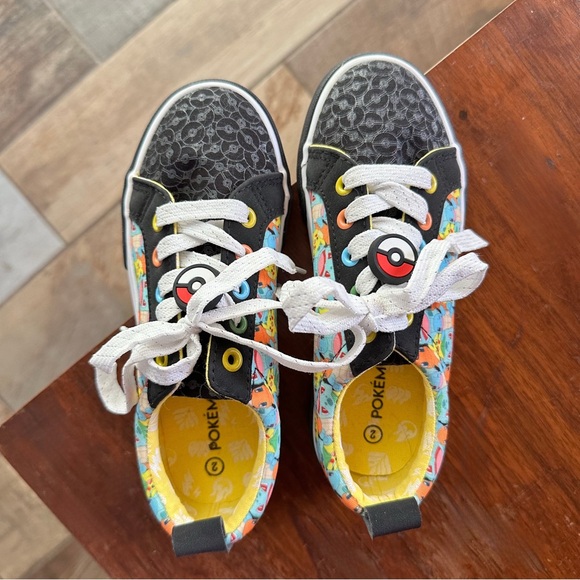 Pokémon Kids Sneakers EUC - Picture 3 of 8